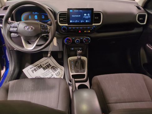 Used 2023 Hyundai Venue SE image 16