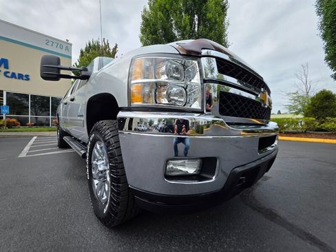 Used 2013 Chevrolet Silverado 3500 LT w/ Interior Plus Package AWD/4WD image 9