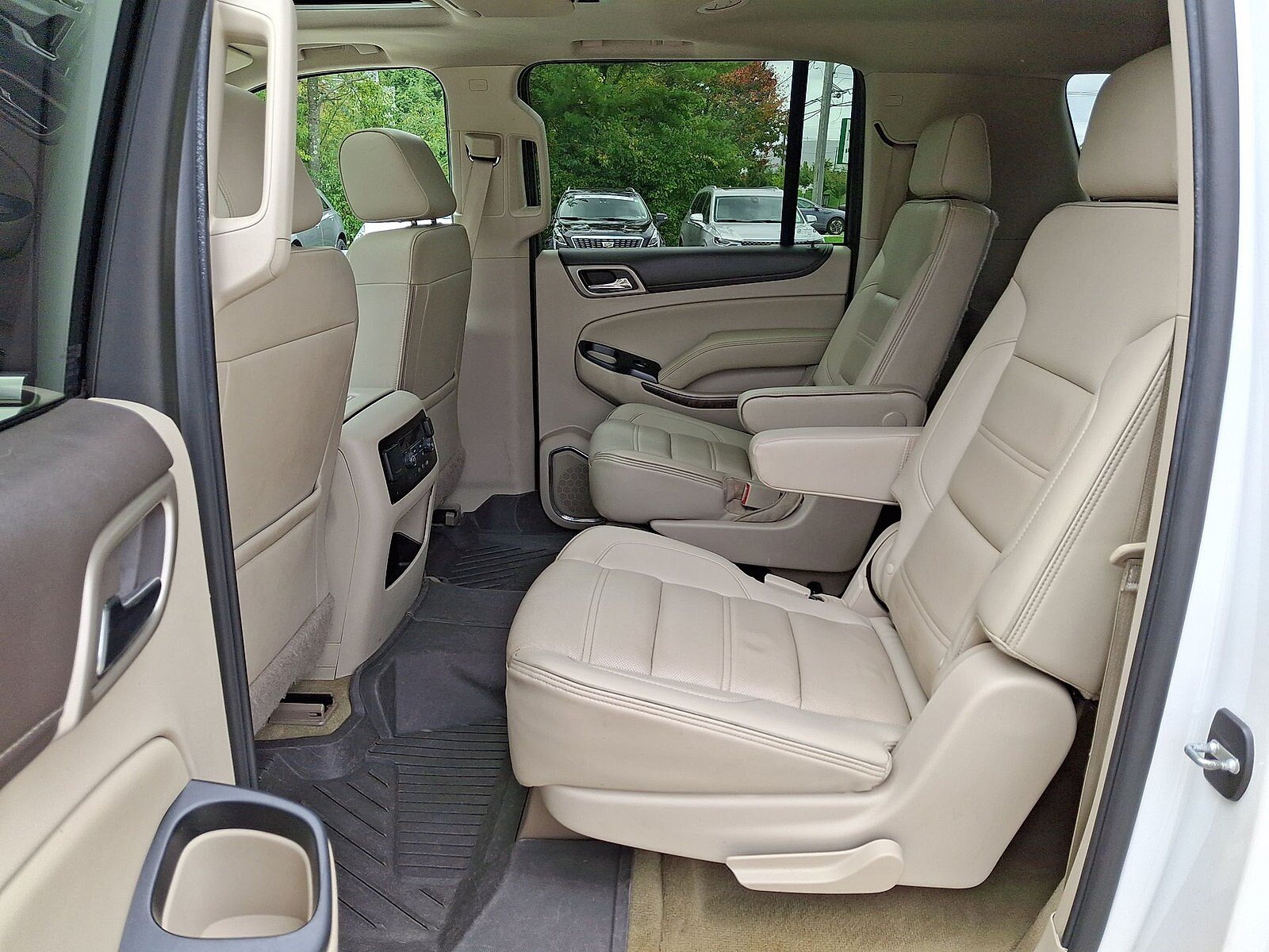 Used 2018 GMC Yukon XL Denali w/ Open Road Package AWD/4WD image 20