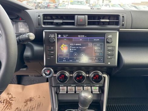 Used 2022 Toyota GR86 w/ ALL Weather Mat Package (TMS) RWD image 14