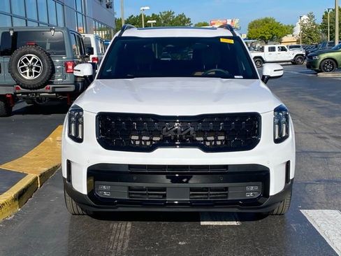 Used 2025 Kia Telluride SX X-Line image 3
