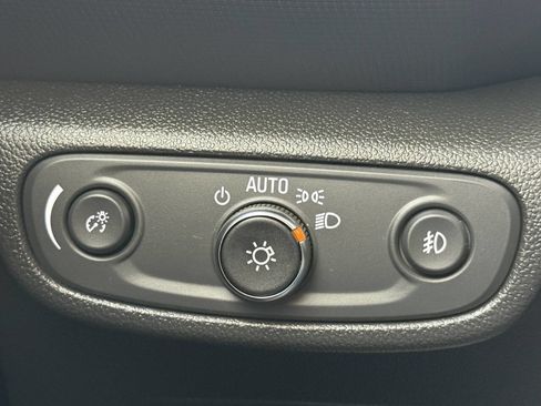 Used 2021 Chevrolet TrailBlazer RS w/ Convenience Package image 44