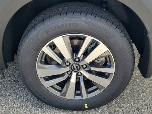 New 2025 Nissan Pathfinder SL image 3