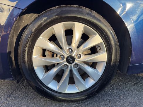 Used 2018 Kia Optima S w/ Panoramic Sunroof Package FWD image 12