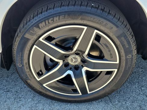 Used 2024 Mercedes-Benz GLC 300 image 8