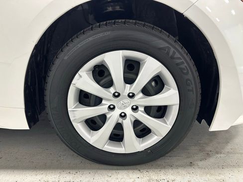 Used 2025 Toyota Corolla LE image 59