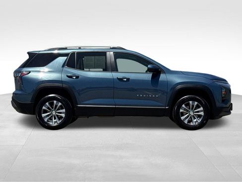 Used 2025 Chevrolet Equinox LT w/ Convenience Package II FWD image 6