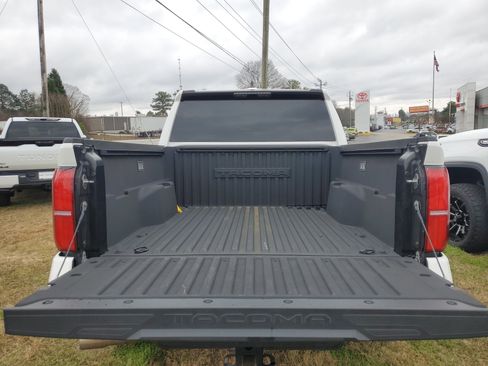 Used 2025 Toyota Tacoma SR5 image 8