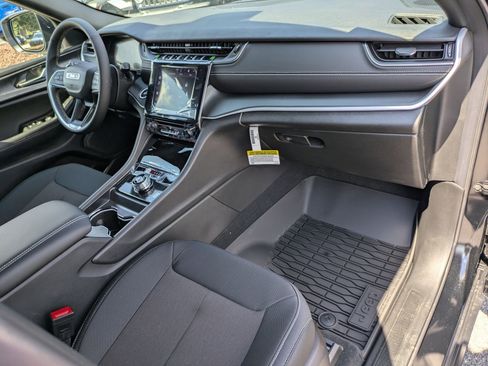 New 2025 Jeep Grand Cherokee Laredo X w/ Trailer Tow Package image 27