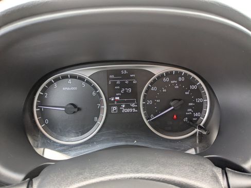 Used 2024 Nissan Kicks S image 15