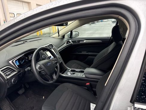 Used 2020 Ford Fusion SE image 7