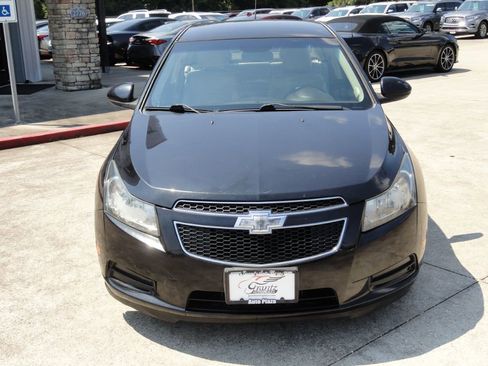 Used 2014 Chevrolet Cruze LT image 2