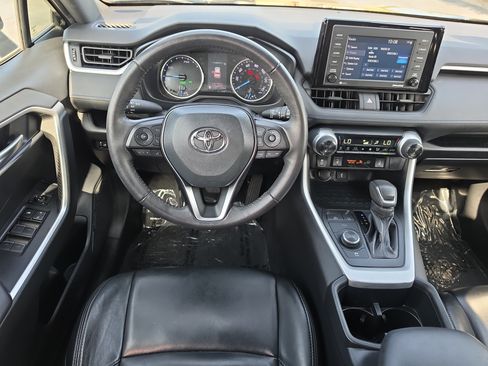 Used 2022 Toyota RAV4 SE w/ Convenience Package AWD/4WD image 10