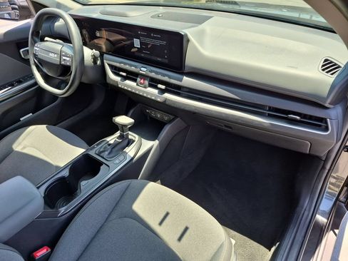 Used 2025 Kia K4 FWD image 32