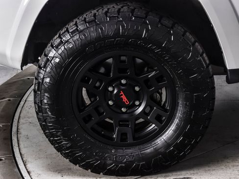 Used 2023 Toyota 4Runner TRD Off-Road Premium AWD/4WD image 10