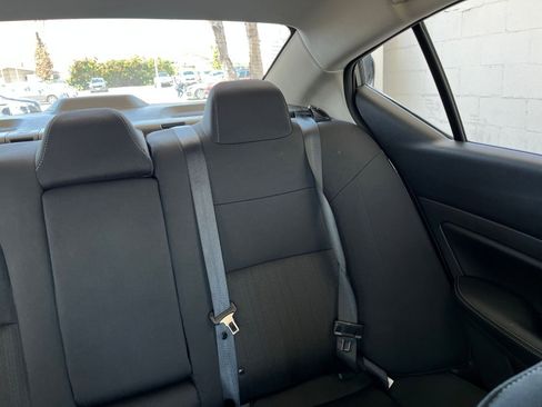 Used 2025 Nissan Altima 2.5 SV FWD image 38