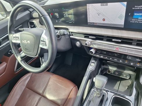 Used 2024 Kia Telluride EX w/ EX Captain's Chair Package image 28