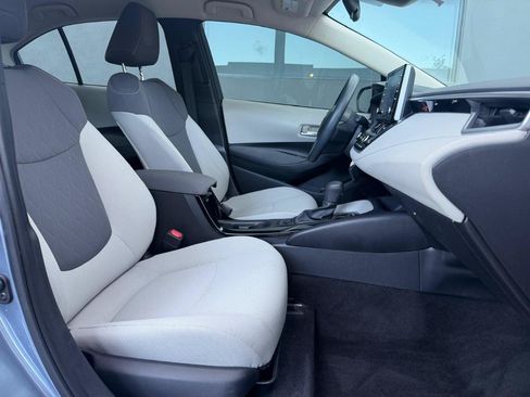 Used 2021 Toyota Corolla LE FWD image 13