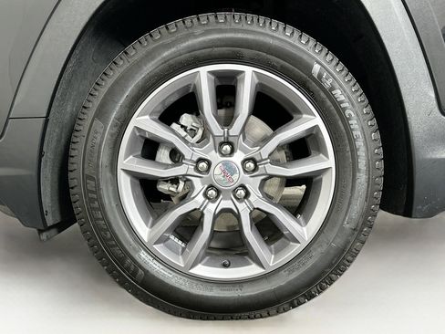 Used 2024 GMC Terrain SLT image 11