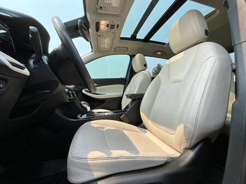 Used 2020 Buick Encore GX Essence w/ Experience Buick Package AWD/4WD image 9