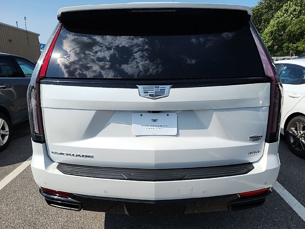 Used 2021 Cadillac Escalade ESV Sport Platinum w/ Heavy-Duty Trailer Package AWD/4WD image 4