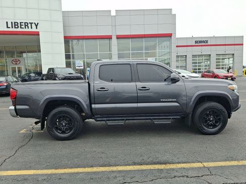 Used 2020 Toyota Tacoma SR5 image 7