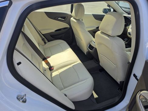 Used 2022 Chevrolet Malibu Premier FWD image 27