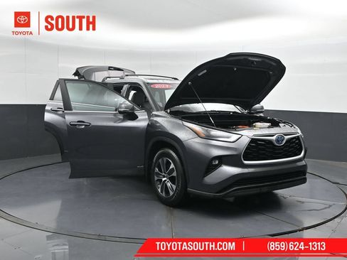 Used 2023 Toyota Highlander XLE AWD/4WD image 63