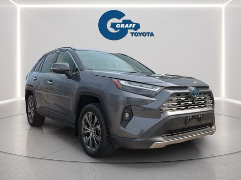 Used 2022 Toyota RAV4 Limited image 11
