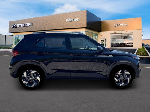 New 2026 Hyundai Venue FWD image 9