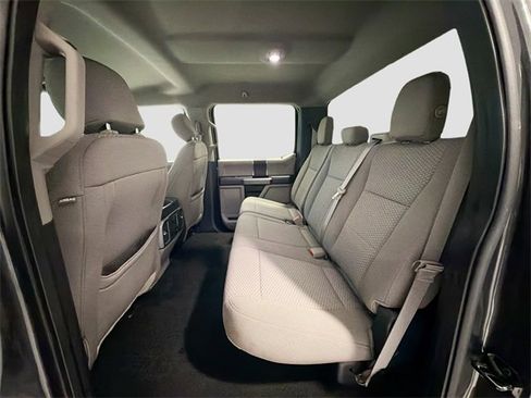 Used 2018 Ford F150 XLT image 19