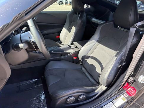 Used 2025 Nissan Z Performance w/ Floor Mat Package RWD image 29