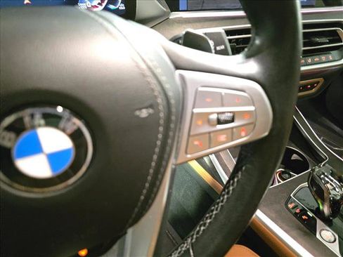 Used 2022 BMW X7 xDrive40i w/ Premium Package image 21