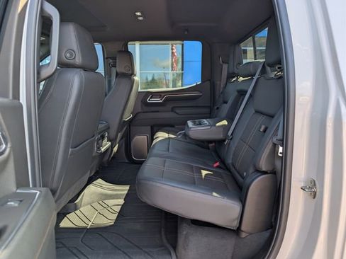 Used 2024 Chevrolet Silverado 1500 High Country w/ High Country Premium Package AWD/4WD image 15