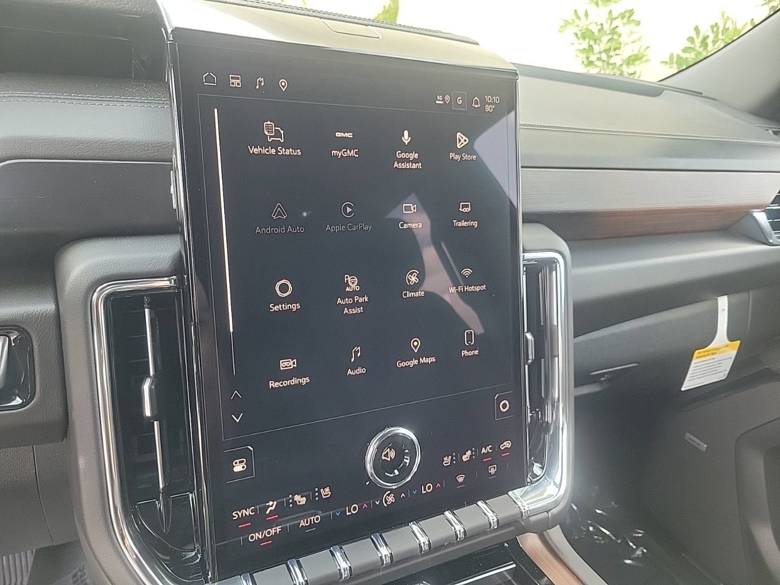 New 2026 GMC Yukon Denali w/ Sun & Power Step Package AWD/4WD image 18