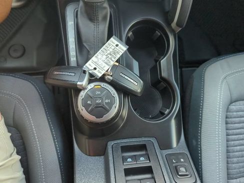 Used 2022 Ford Bronco Outer Banks AWD/4WD image 14