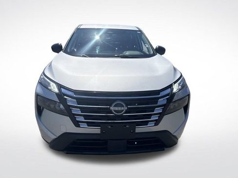 Used 2024 Nissan Rogue S FWD image 9