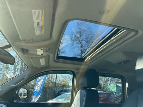 Used 2014 Chevrolet Suburban LTZ image 12