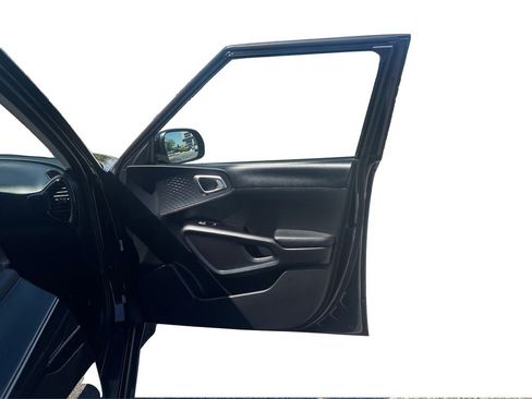 Used 2025 Kia Soul EX FWD image 22