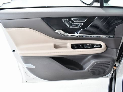 Used 2022 Lincoln Corsair Grand Touring w/ Elements Technology Bundle image 25