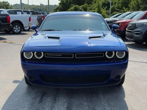 Used 2022 Dodge Challenger SXT RWD image 10