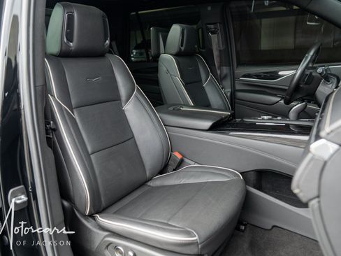 Used 2021 Cadillac Escalade Sport w/ Driver Assist Tech Package AWD/4WD image 17