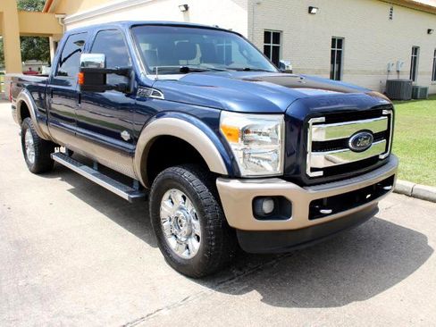 Used 2014 Ford F250 King Ranch w/ King Ranch w/Chrome Package image 4