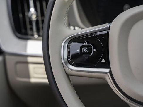 New 2026 Volvo XC60 T8 Ultra w/ Climate Package AWD/4WD image 30