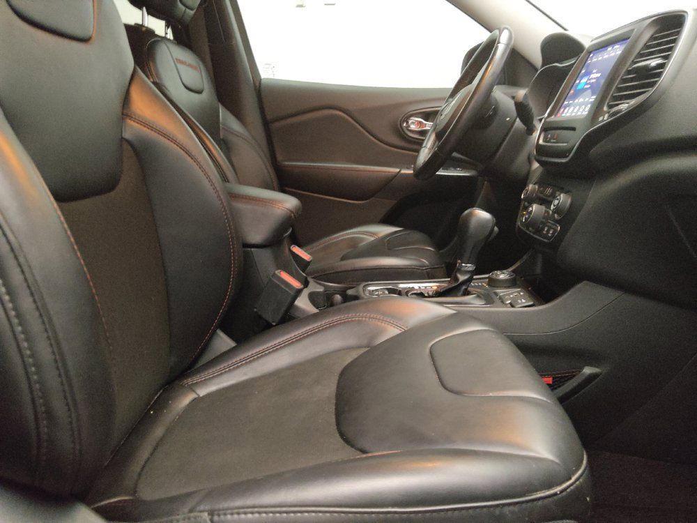 Used 2019 Jeep Cherokee Trailhawk AWD/4WD image 21