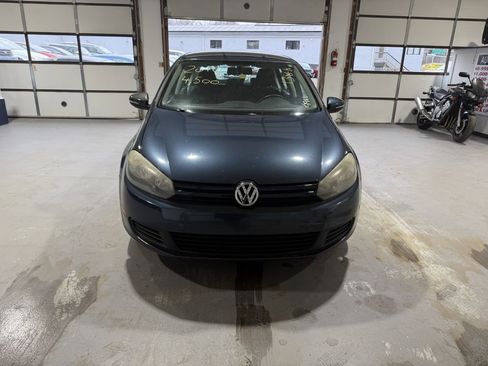 Used 2010 Volkswagen Golf 4-Door image 3