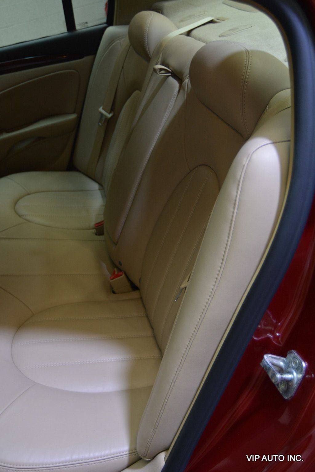 Used 2011 Buick Lucerne CXL FWD image 29