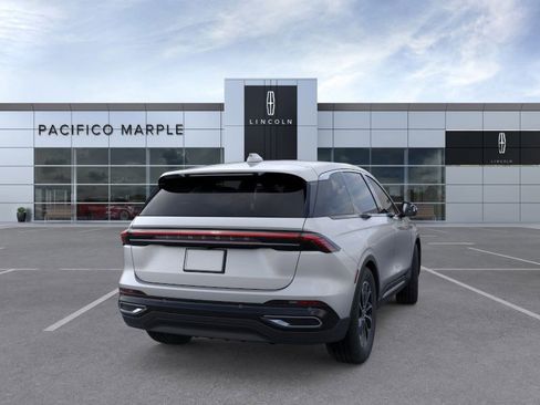 New 2026 Lincoln Nautilus Premier image 8