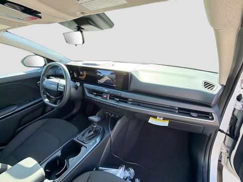 New 2026 Kia K4 LXS FWD image 25