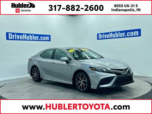 Used 2024 Toyota Camry SE image 1